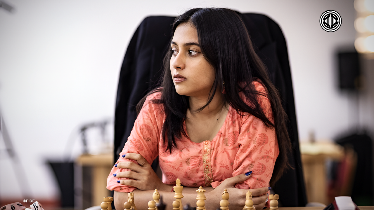 Divya Deshmukh Defeats Humpy to Win Wome...